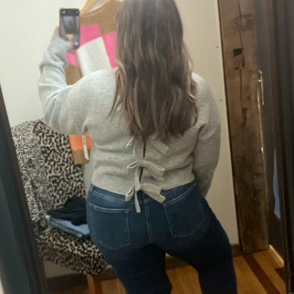 Reversible Gray Bow Sweater - Picture 4 of 8